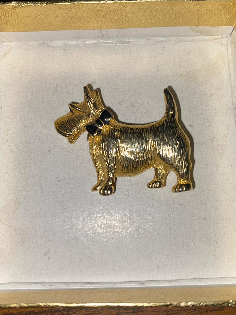 Gold tone Scottish terrier dog brooch
